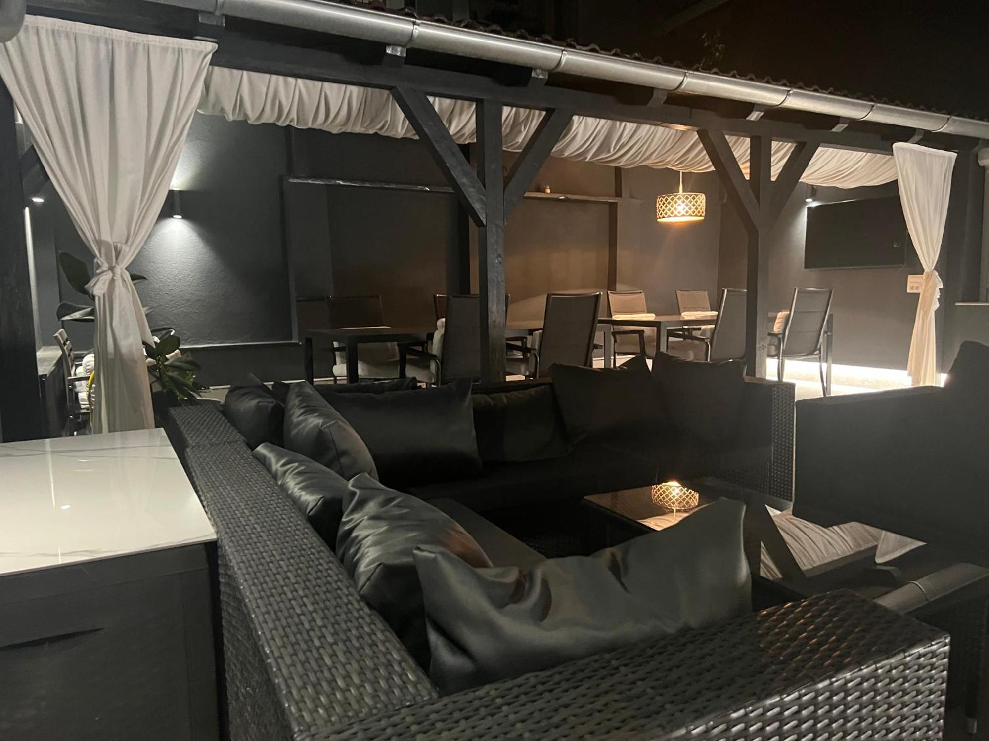 Golden House Villa Osijek Ngoại thất bức ảnh