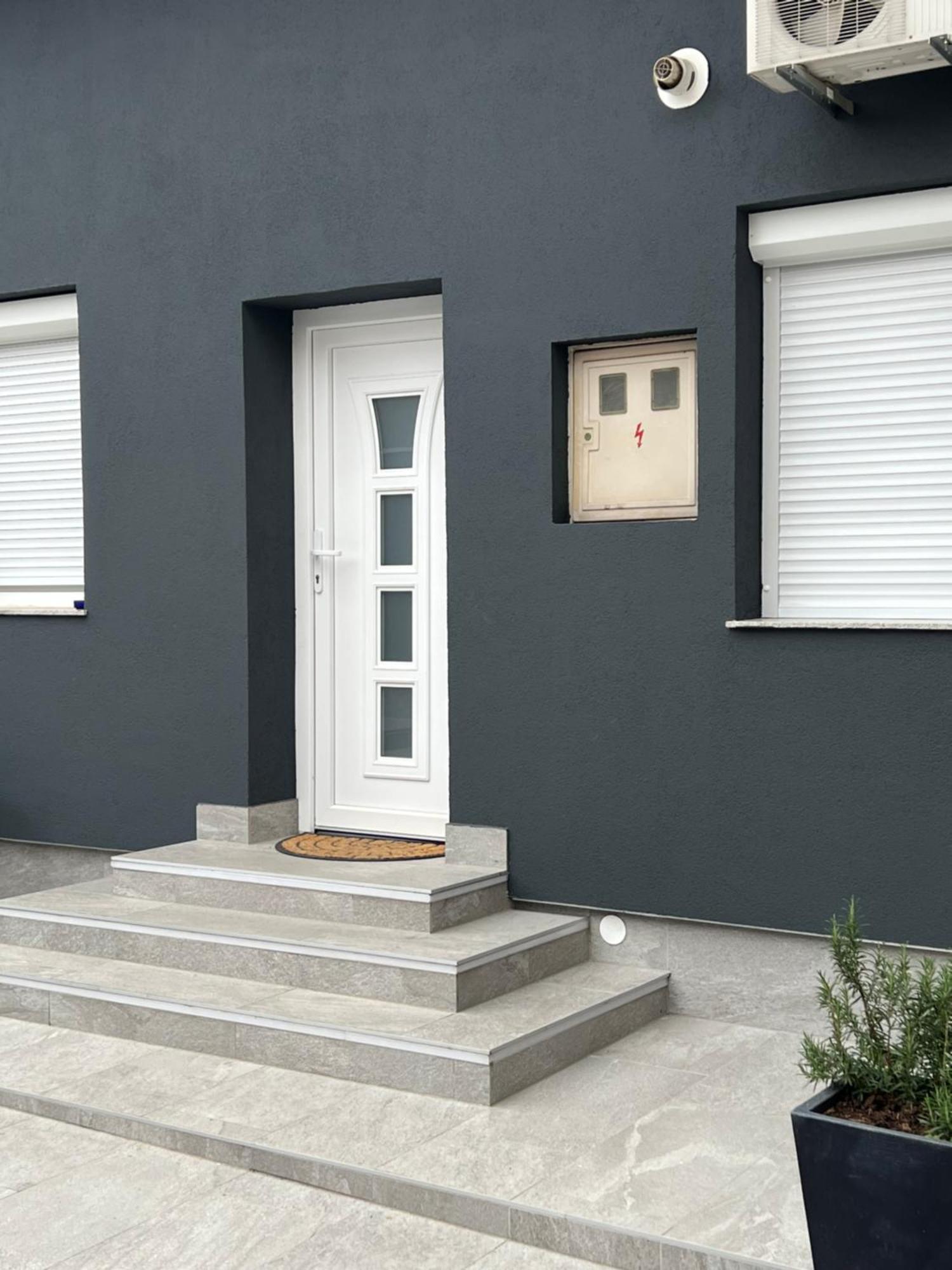 Golden House Villa Osijek Ngoại thất bức ảnh